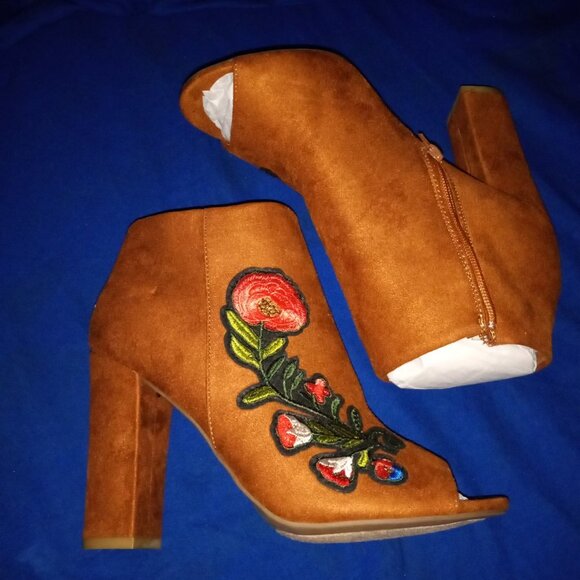 Floral Embroidered Stitching On Peep Toe Chunky Block  Bootie ( BRAND NEW !!!! - Picture 1 of 5